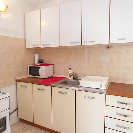 Carolija Apartment Макарска Номер фото