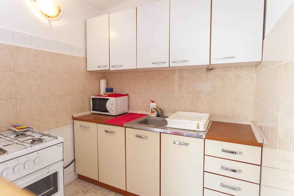 Carolija Apartment Макарска Номер фото