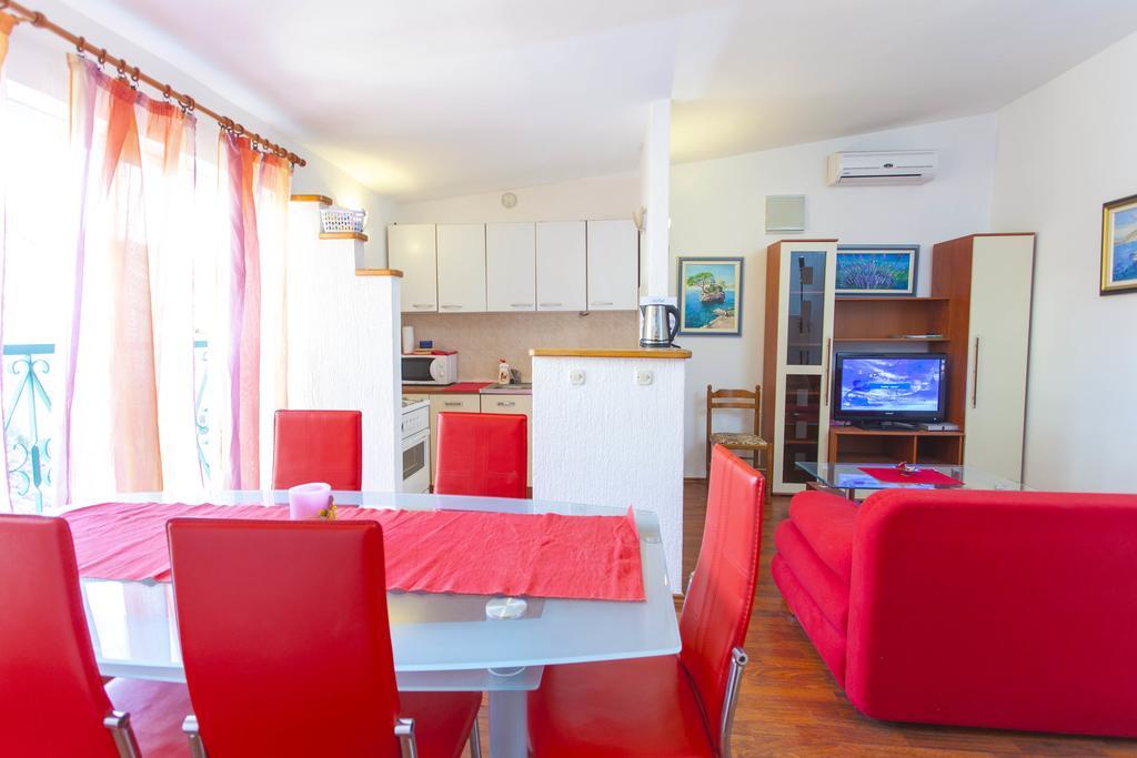 Carolija Apartment Макарска Номер фото