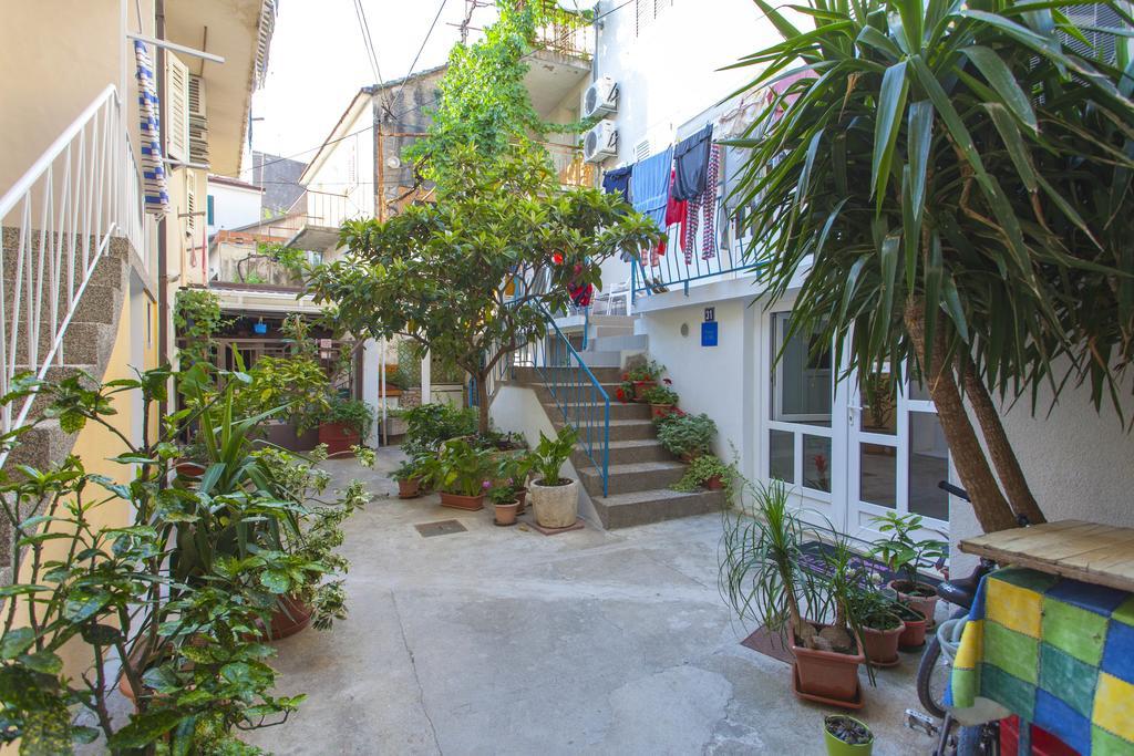 Carolija Apartment Макарска Номер фото