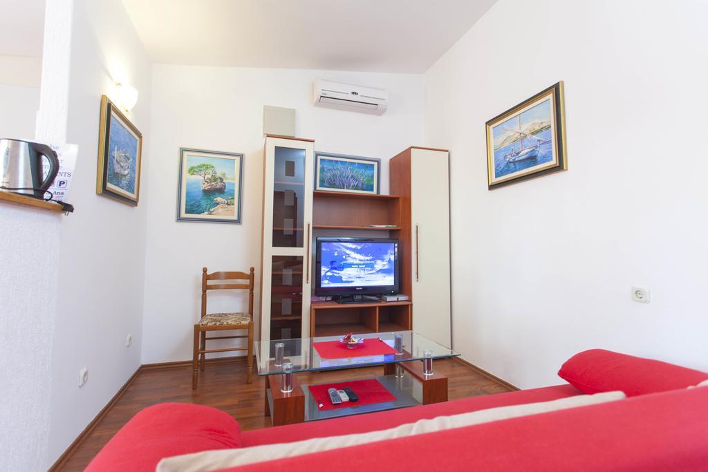 Carolija Apartment Макарска Номер фото