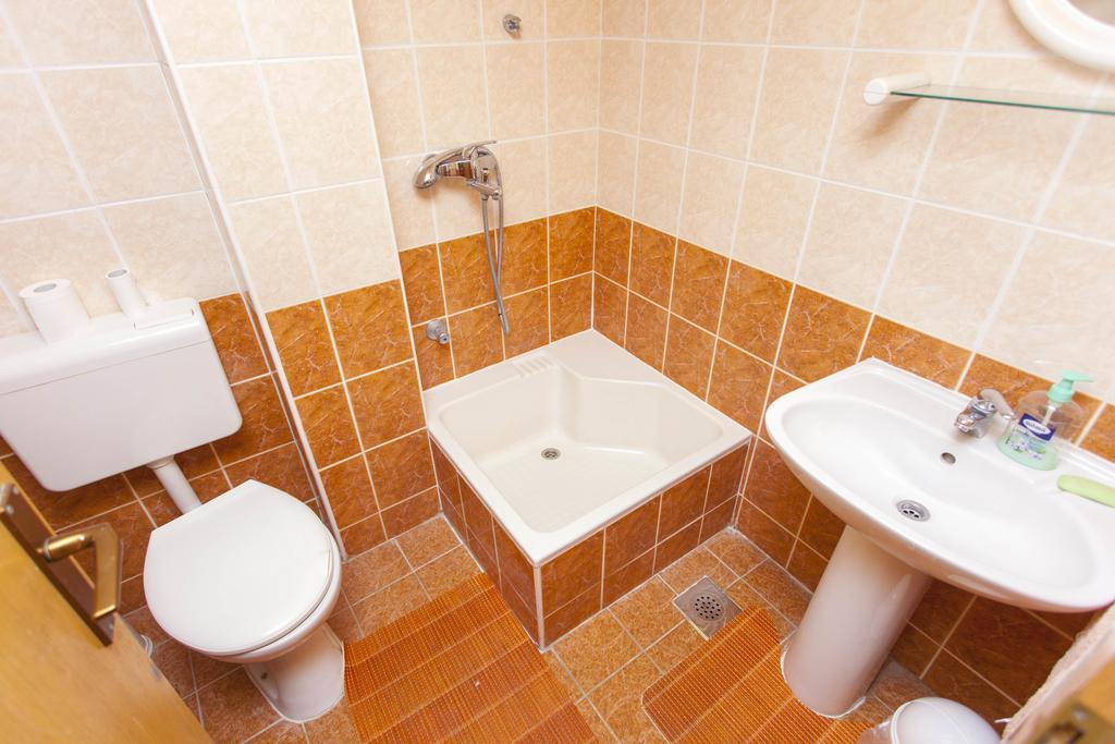 Carolija Apartment Макарска Номер фото